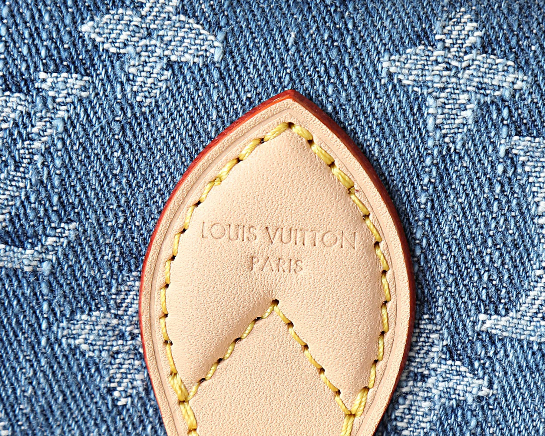 LV Nano Diane M27700 19x10.5x6cm