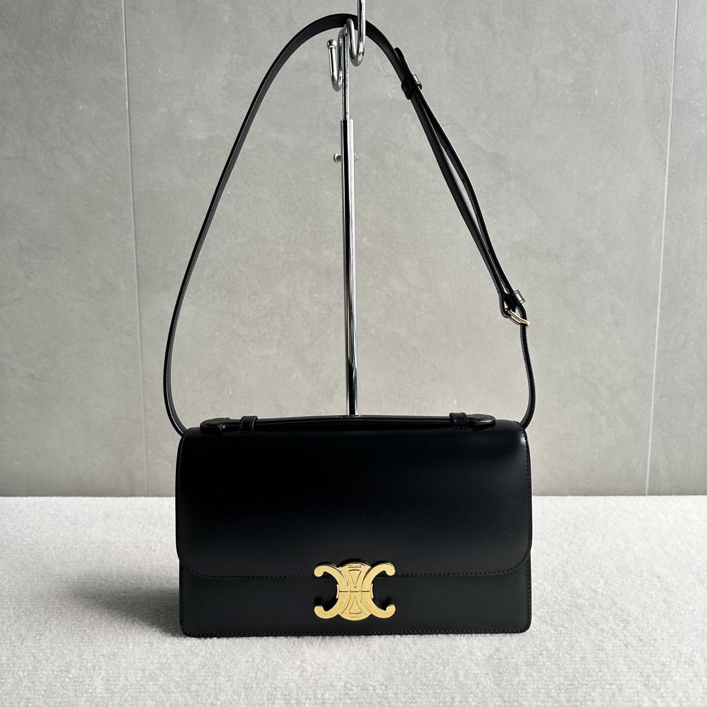 Celine MEDIUM TRIOMPHE FOLIO 25.5x14x7.5cm