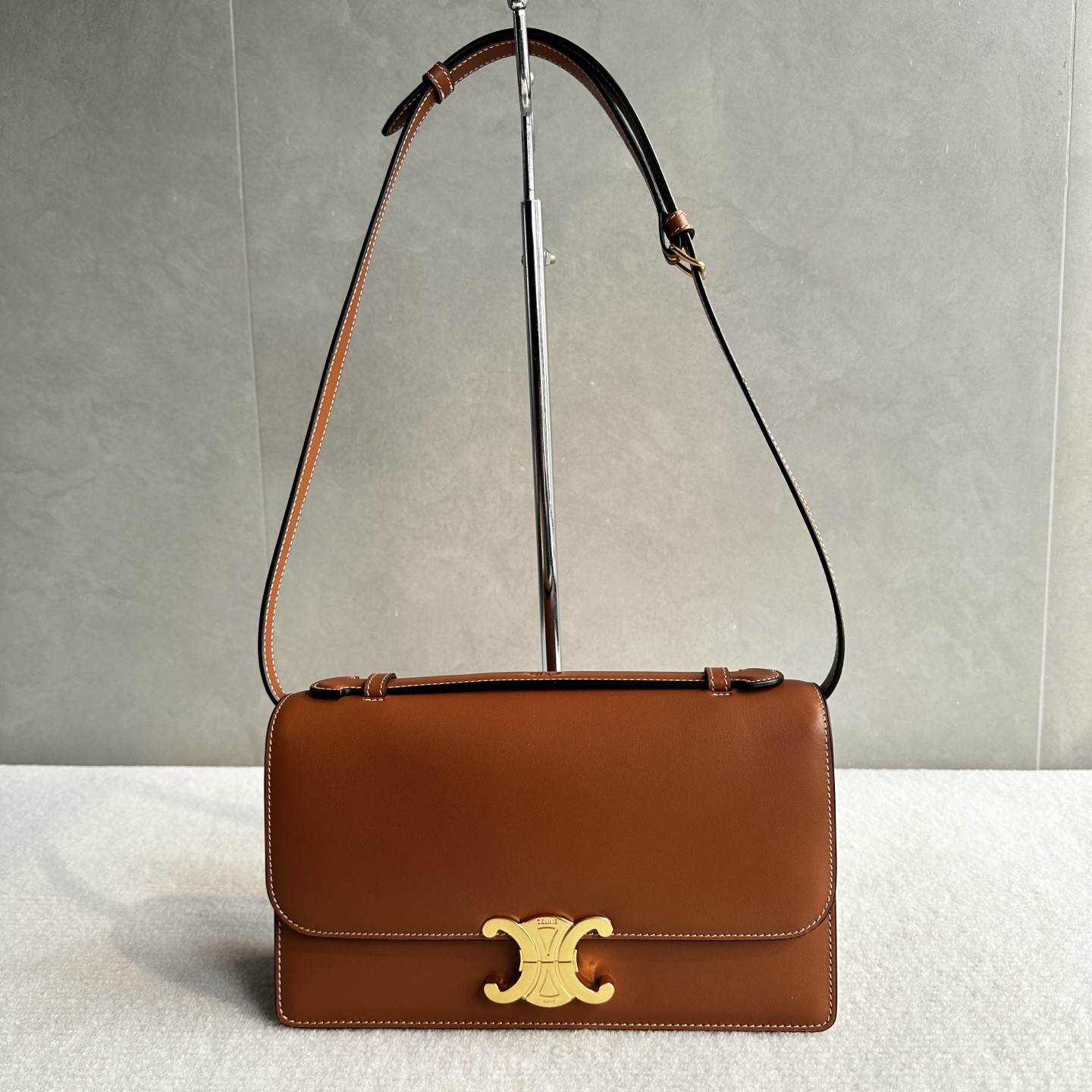 Celine MEDIUM TRIOMPHE FOLIO 25.5x14x7.5cm