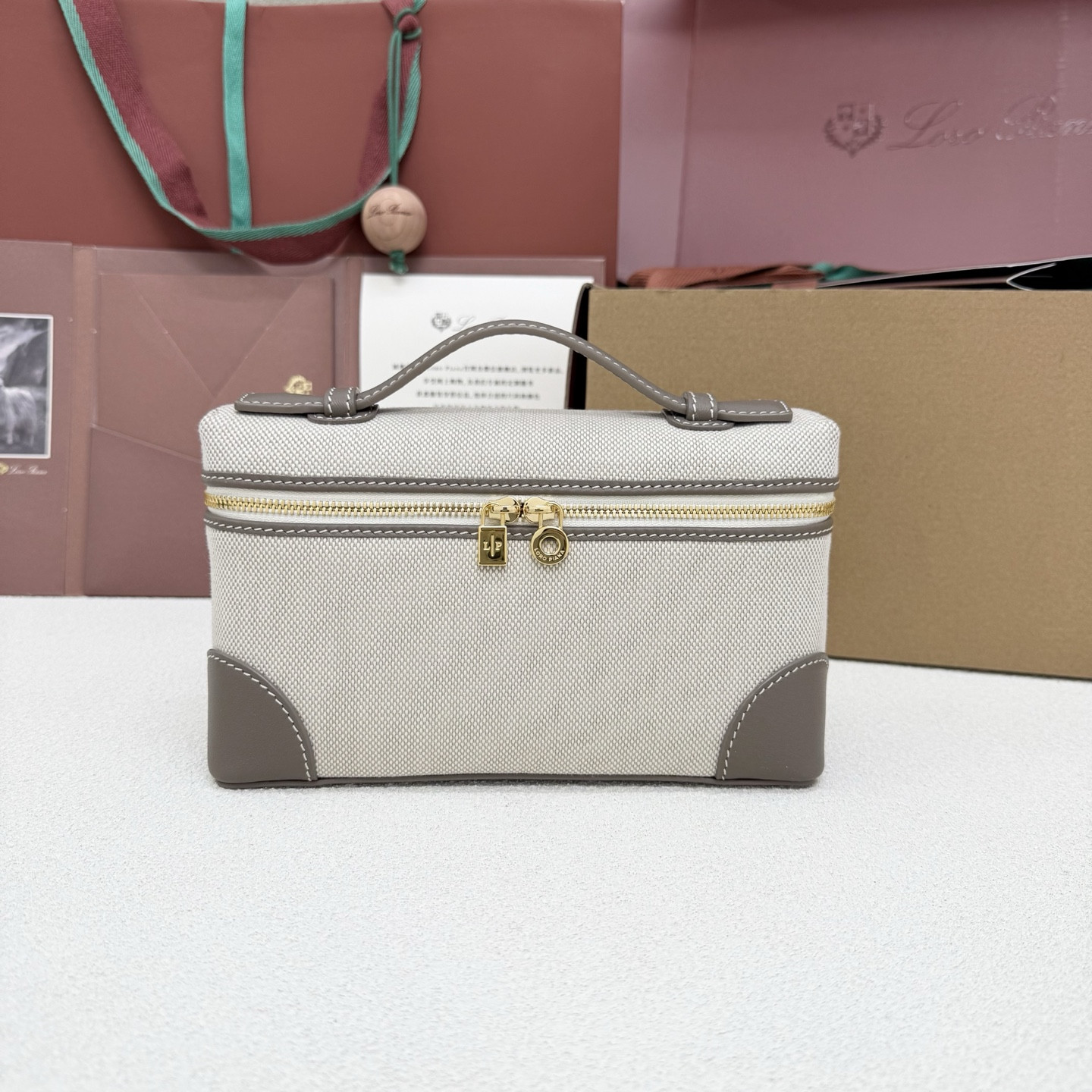 Loro Piana Extra Pocket L19 11 x 19 x 6.5 cm