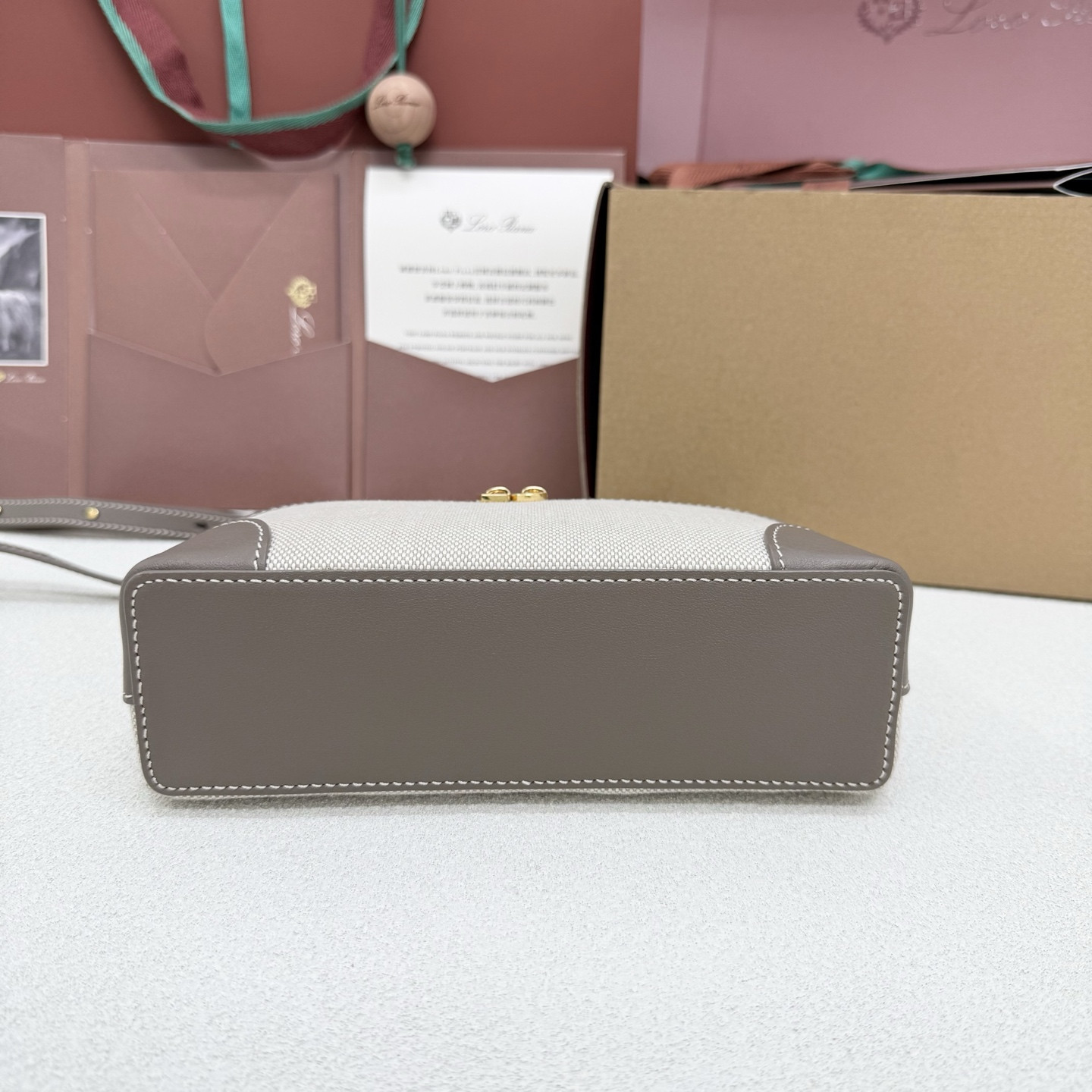 Loro Piana Extra Pocket L19 11 x 19 x 6.5 cm