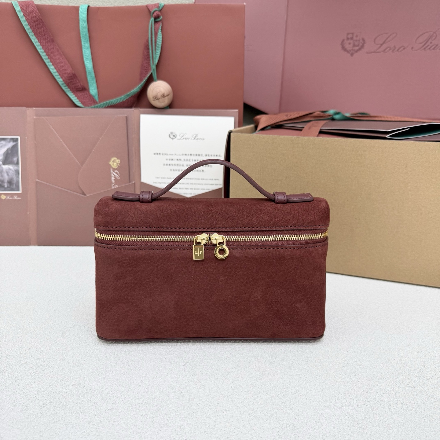 Loro Piana Extra Pocket L19 11 x 19 x 6.5 cm