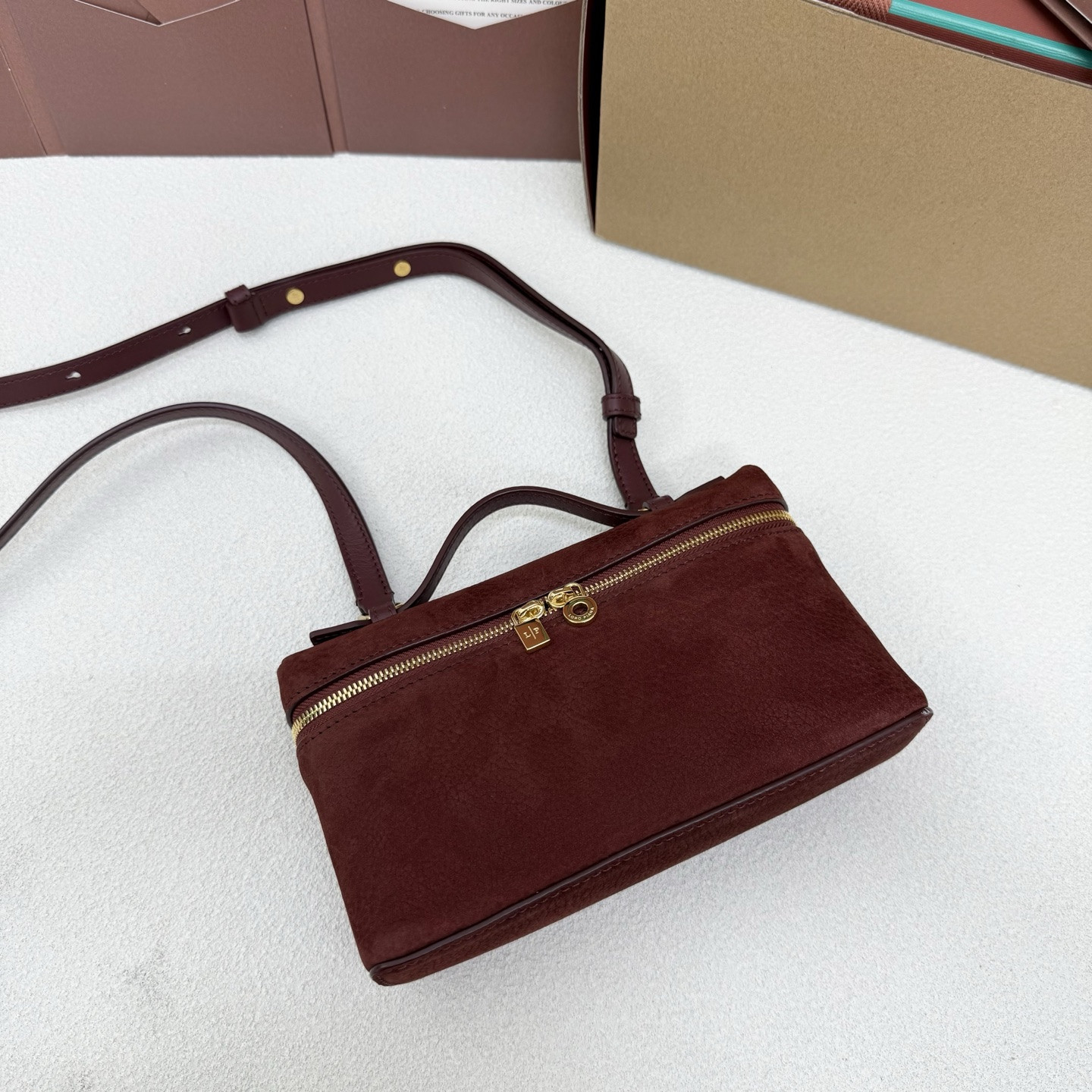 Loro Piana Extra Pocket L19 11 x 19 x 6.5 cm