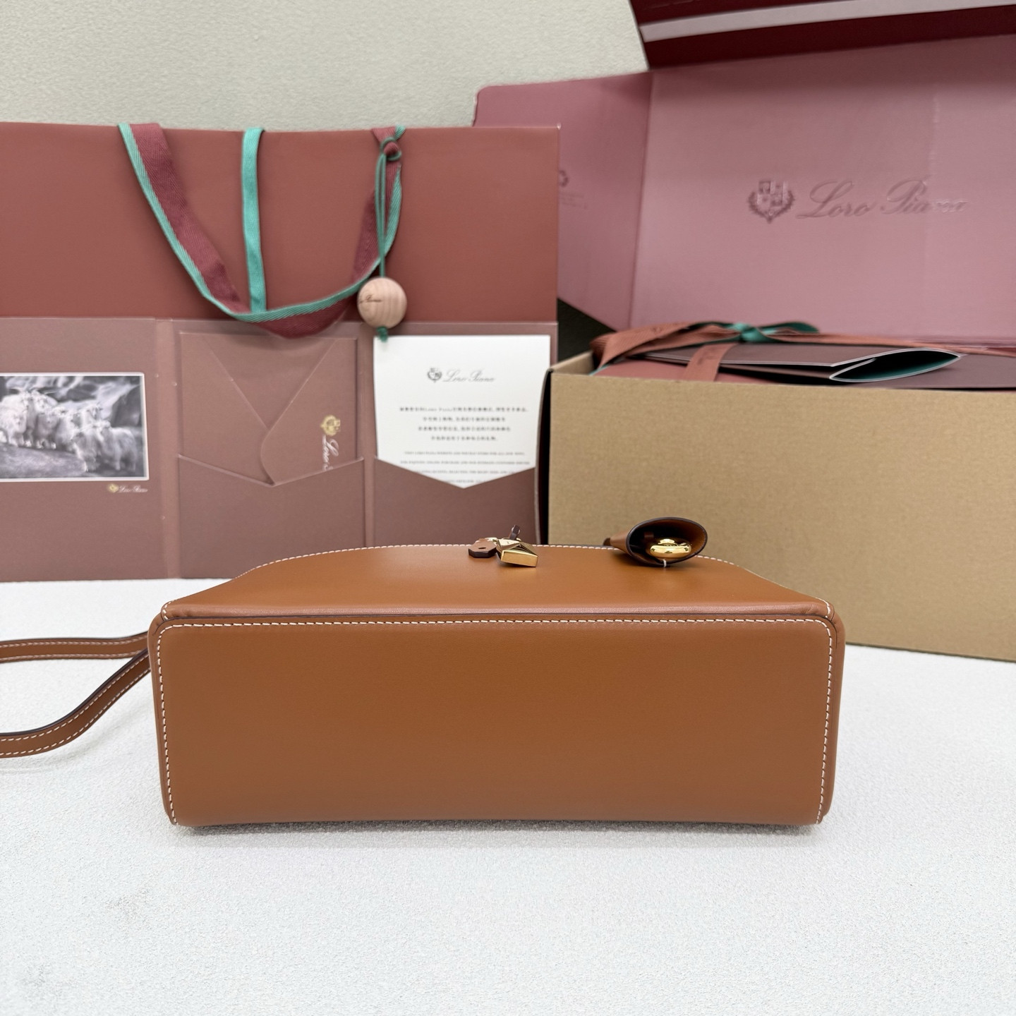 Loro Piana Extra Pocket L27 16x27x10cm