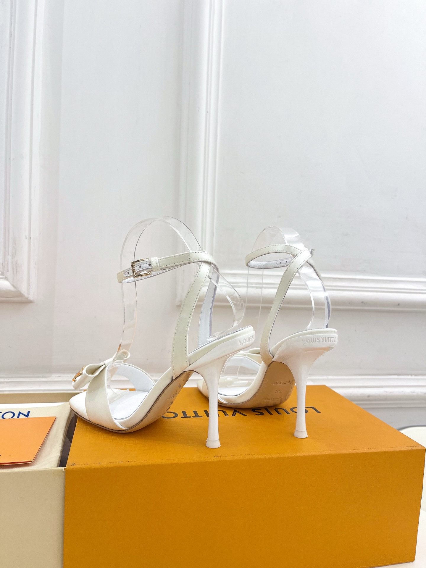 UA LV 6AM Sandal 9.5cm Heel