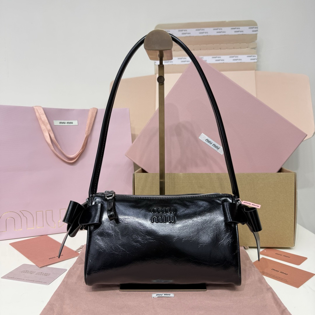 Miu Miu Shiny Leather Pouch 12.5x21x9.5cm
