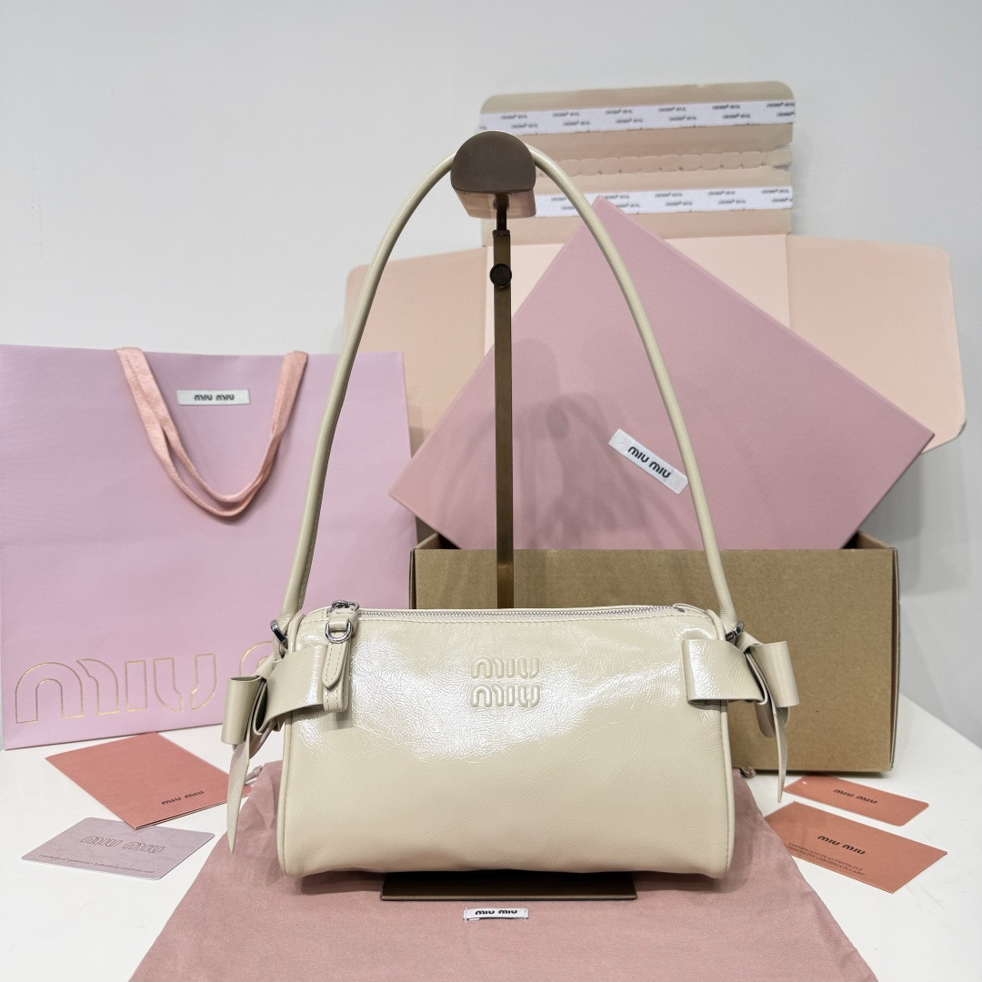 Miu Miu Shiny Leather Pouch 12.5x21x9.5cm