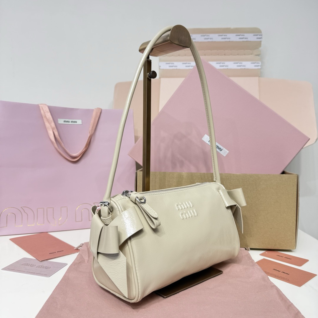 Miu Miu Shiny Leather Pouch 12.5x21x9.5cm