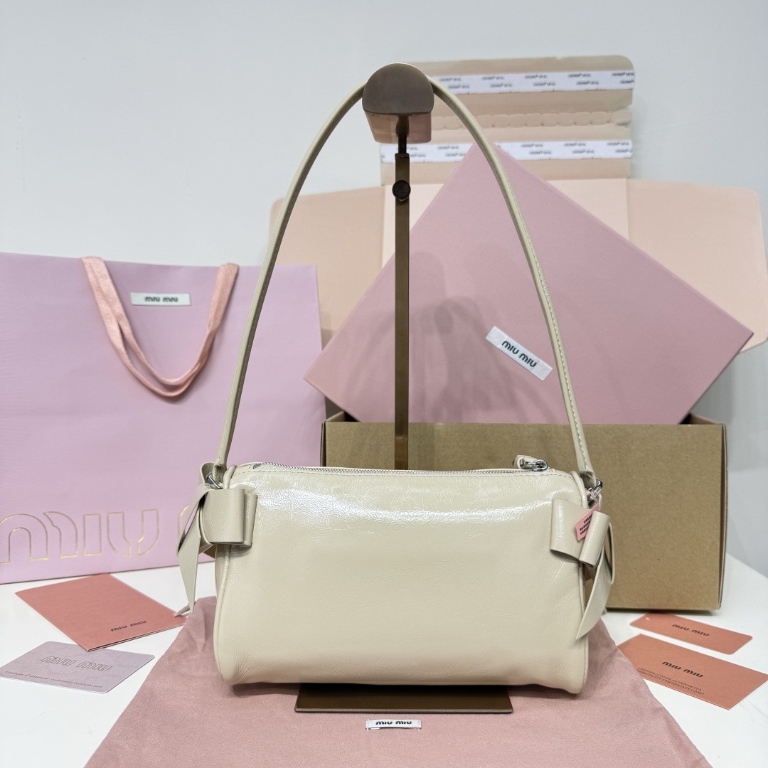 Miu Miu Shiny Leather Pouch 12.5x21x9.5cm