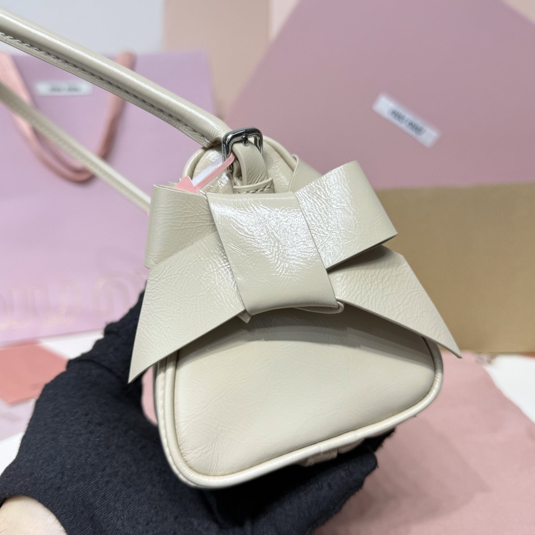 Miu Miu Shiny Leather Pouch 12.5x21x9.5cm