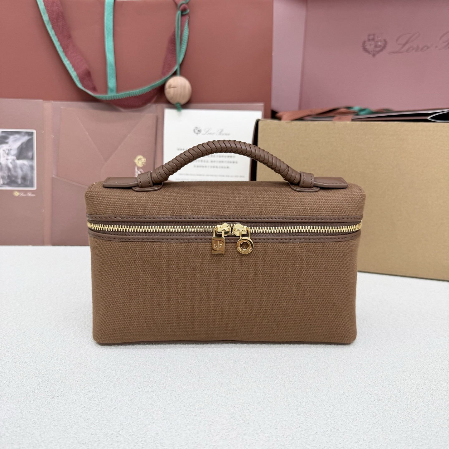 Loro Piana Extra Pocket L19 11 x 19 x 6.5 cm