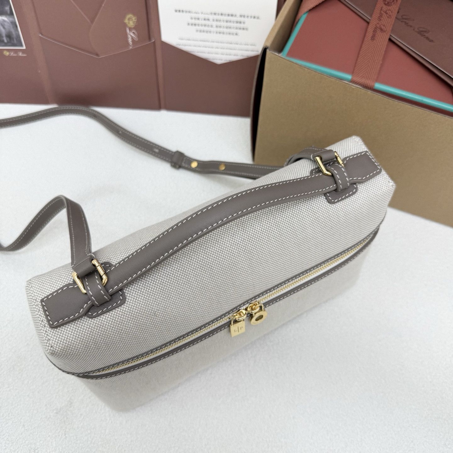 Loro Piana Extra Pocket L27 16x27x10cm