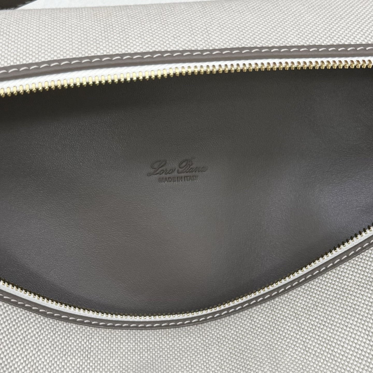 Loro Piana Extra Pocket L27 16x27x10cm