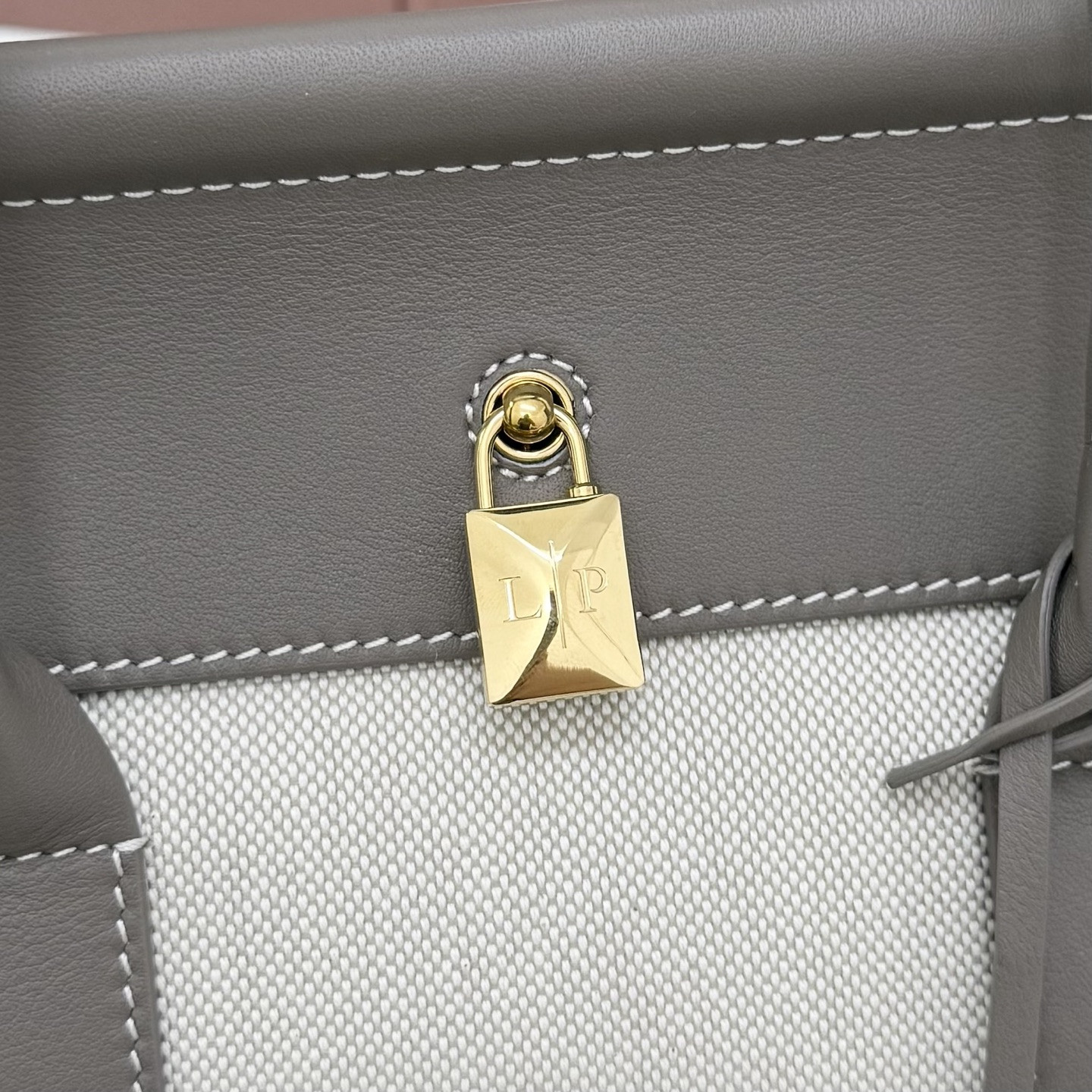 Loro Piana Loom L25 25x18x12.5cm