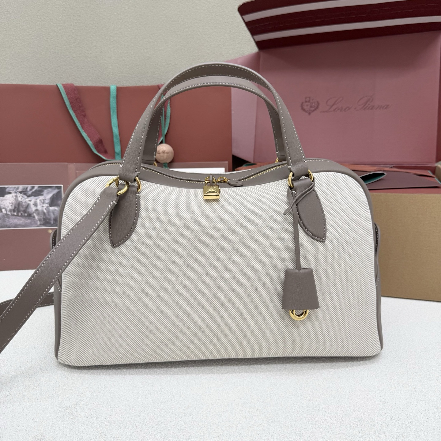Loro Piana Needle 38x22x16cm