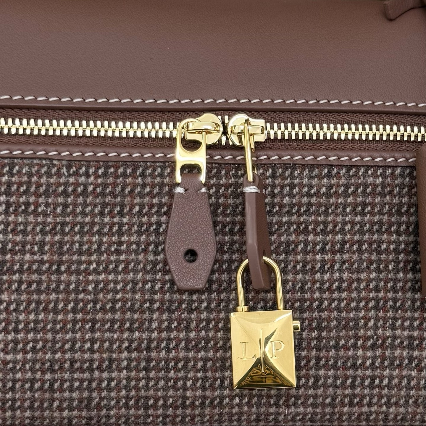 Loro Piana Extra Bag L23 23x12x7cm
