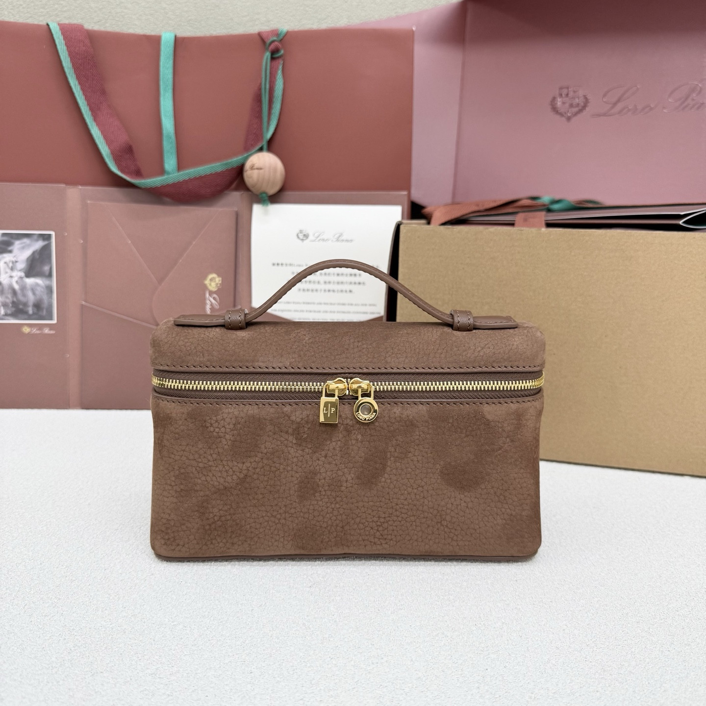 Loro Piana Extra Pocket L19 11 x 19 x 6.5 cm