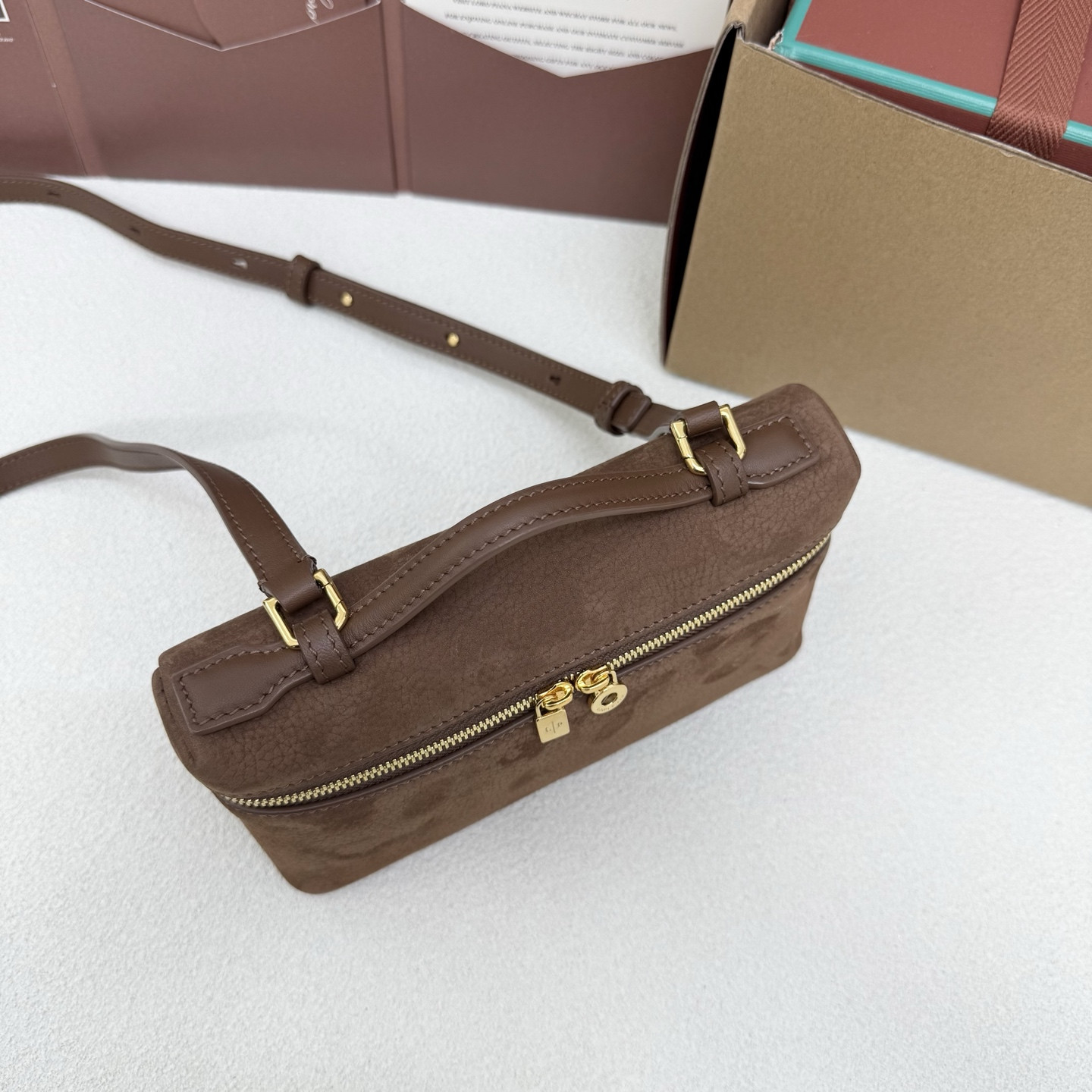 Loro Piana Extra Pocket L19 11 x 19 x 6.5 cm