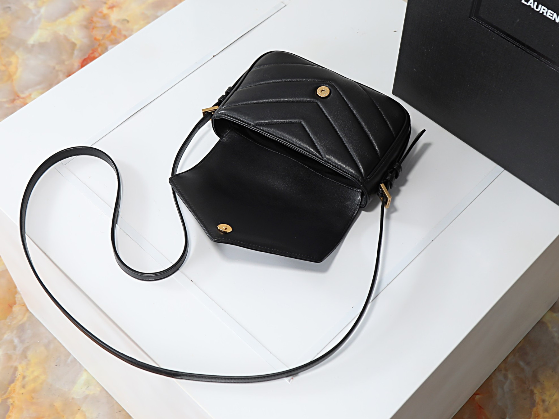 YSL LOULOU toy crossbody in MATELASSÉ lambskin 21x14x5cm