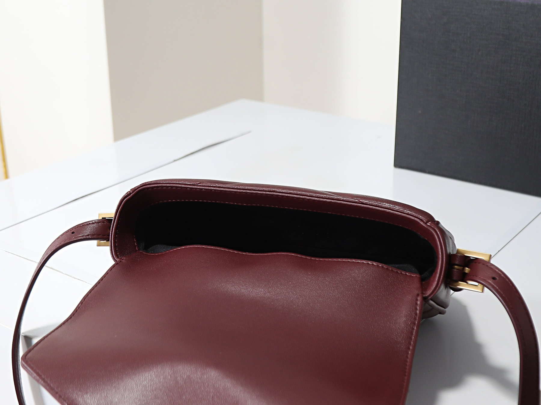 YSL LOULOU toy crossbody in MATELASSÉ lambskin 21x14x5cm