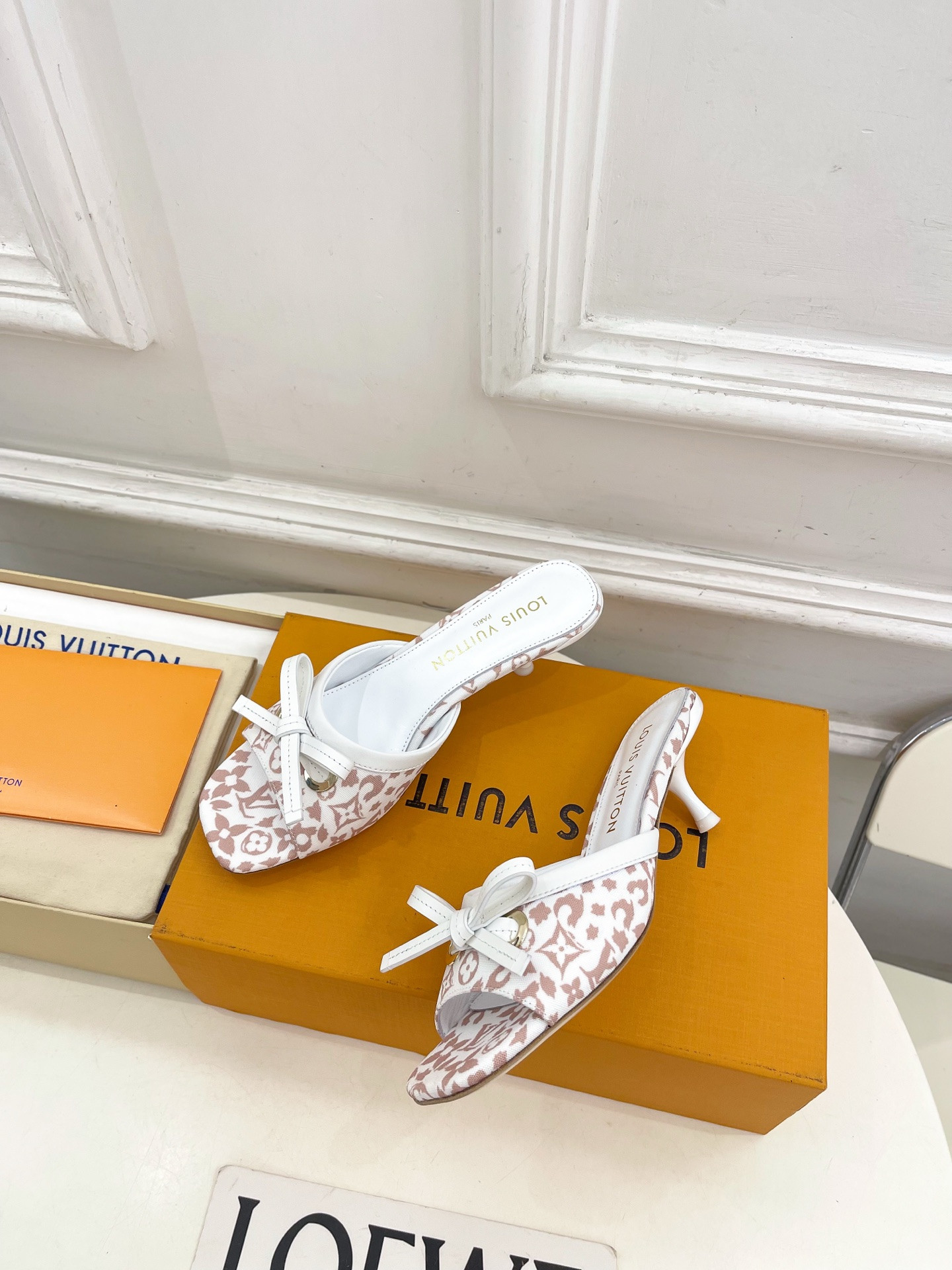 UA LV 6AM Mule