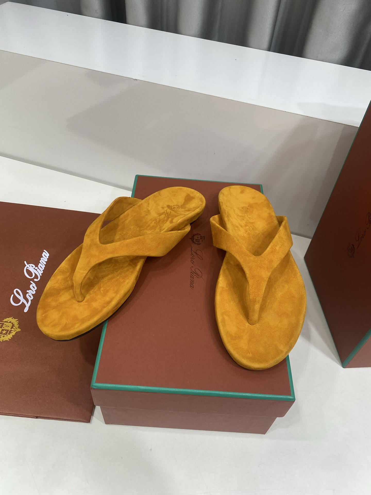 ua L0r0 P1ana ida sandal