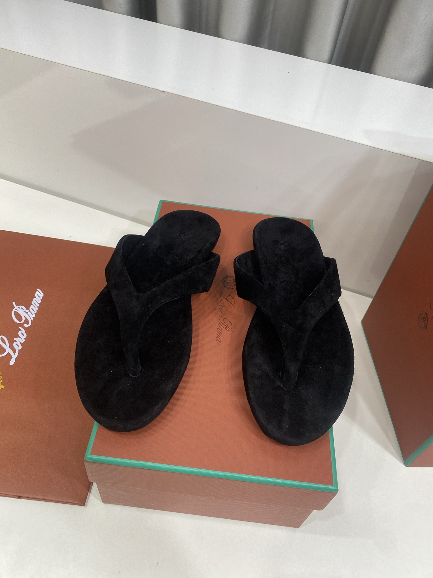 ua L0r0 P1ana ida sandal