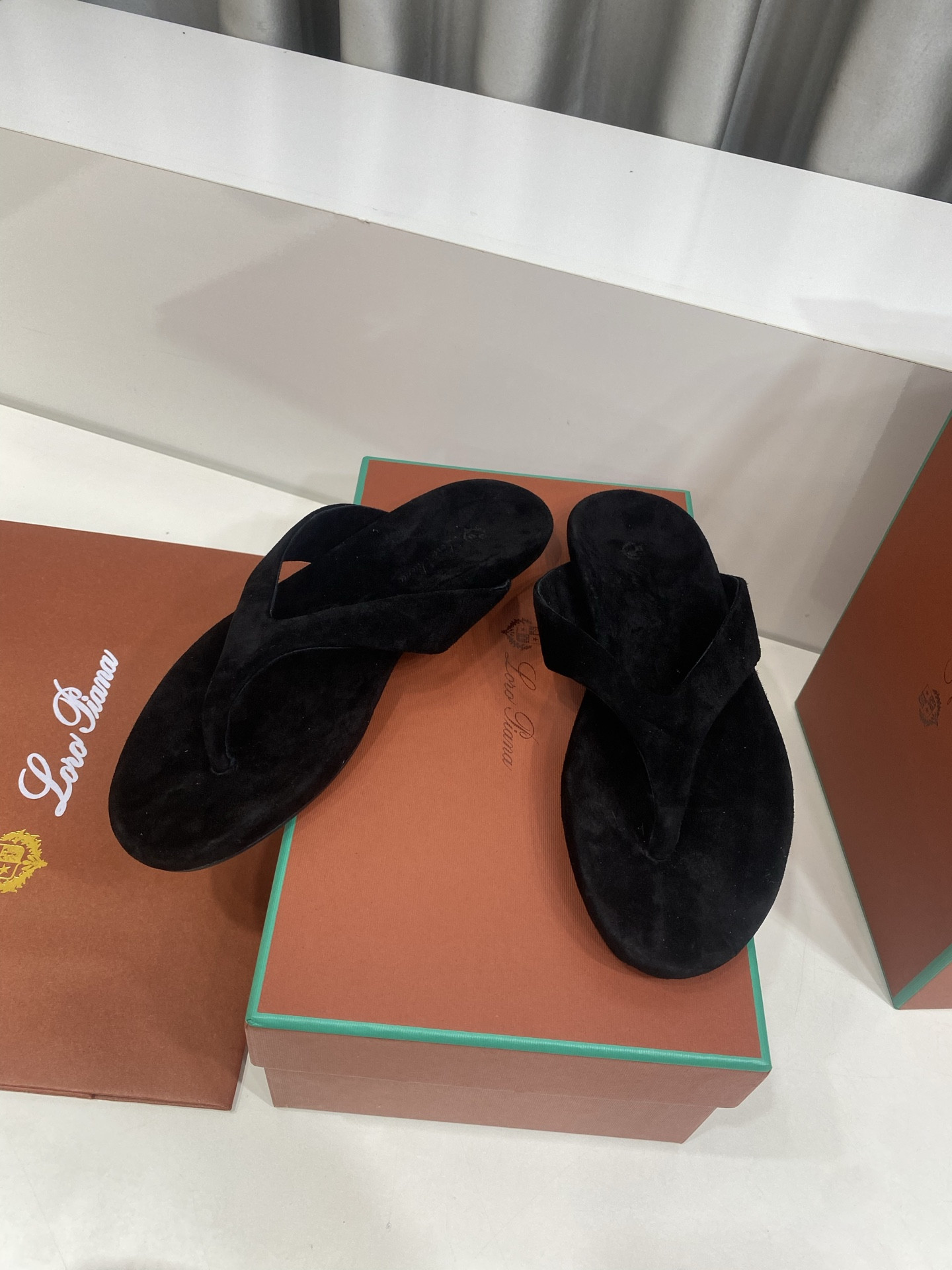 ua L0r0 P1ana ida sandal