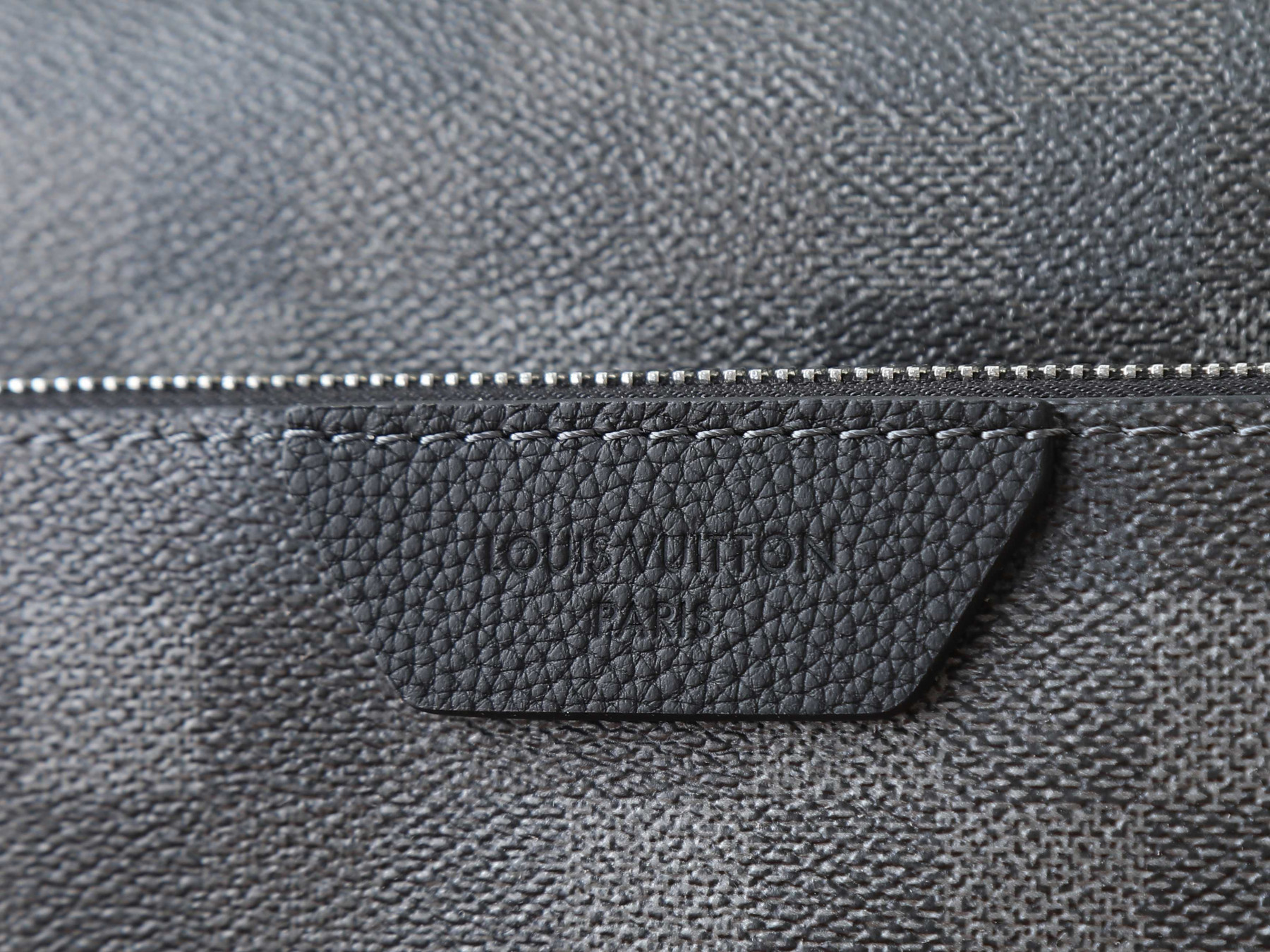 LV Trio Messenger Bag M28602 25x18.5x7cm