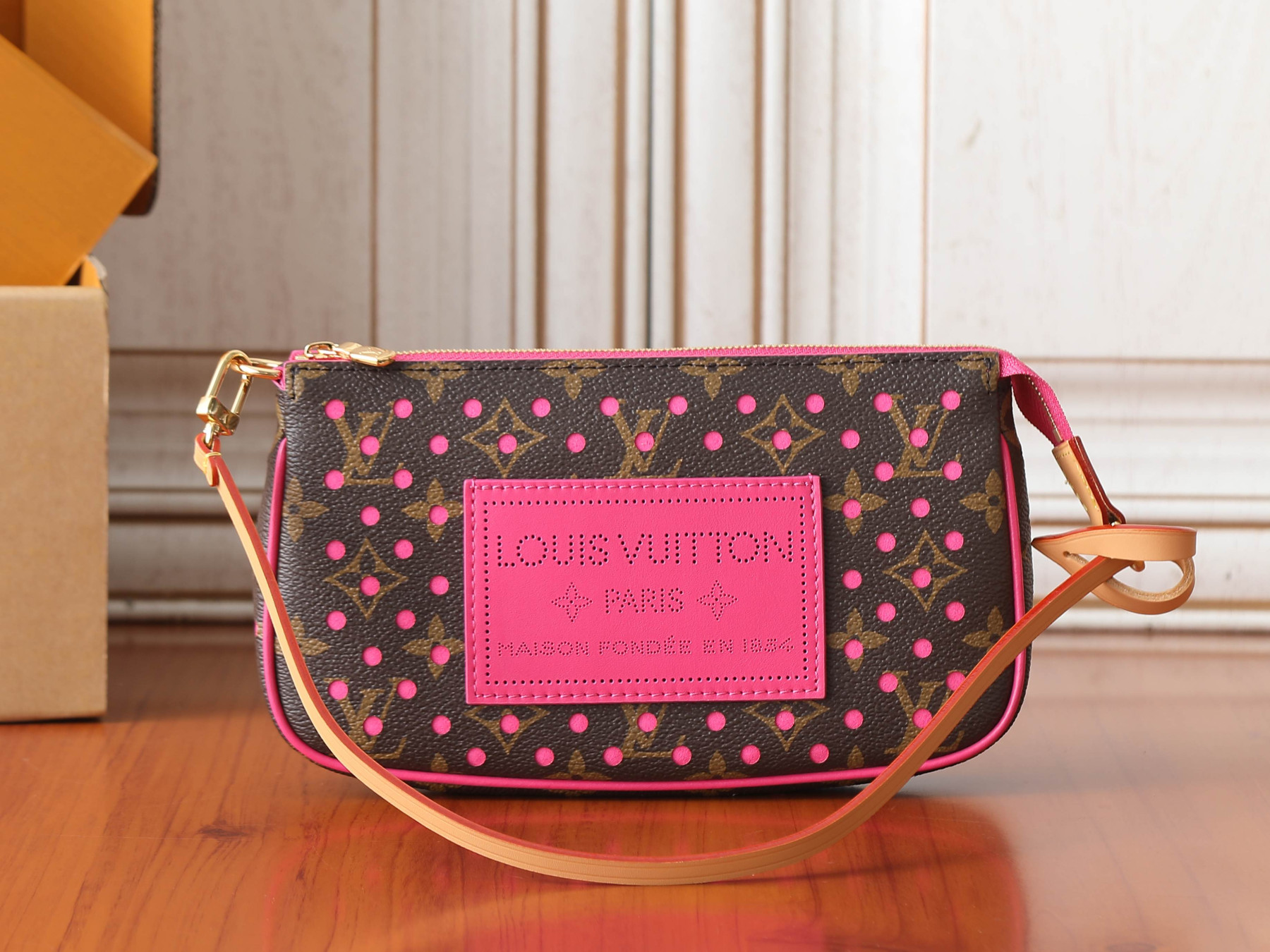 LV Accessory Pouch M29001 22x13x4cm