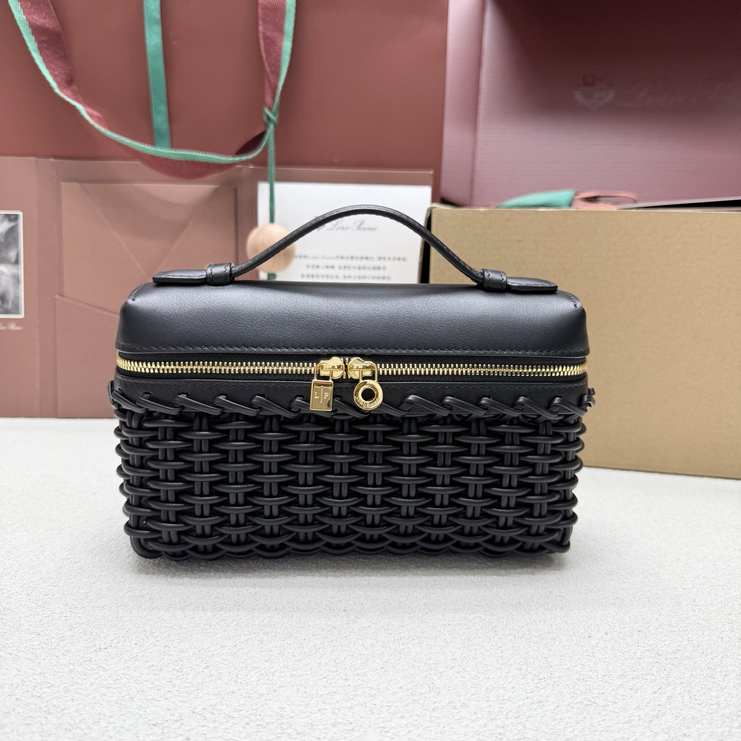 Loro Piana Extra Pocket L19 19 x 11.5 x 7cm