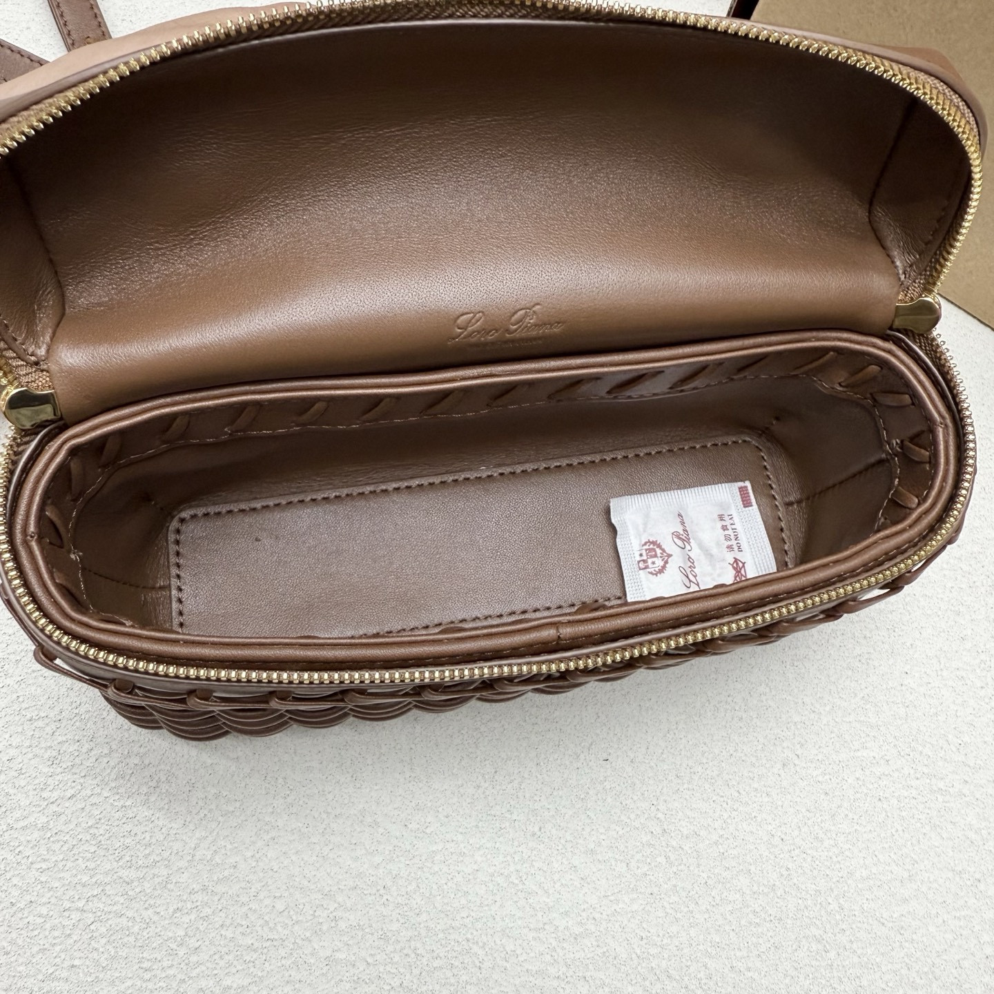 Loro Piana Extra Pocket L19 19 x 11.5 x 7cm