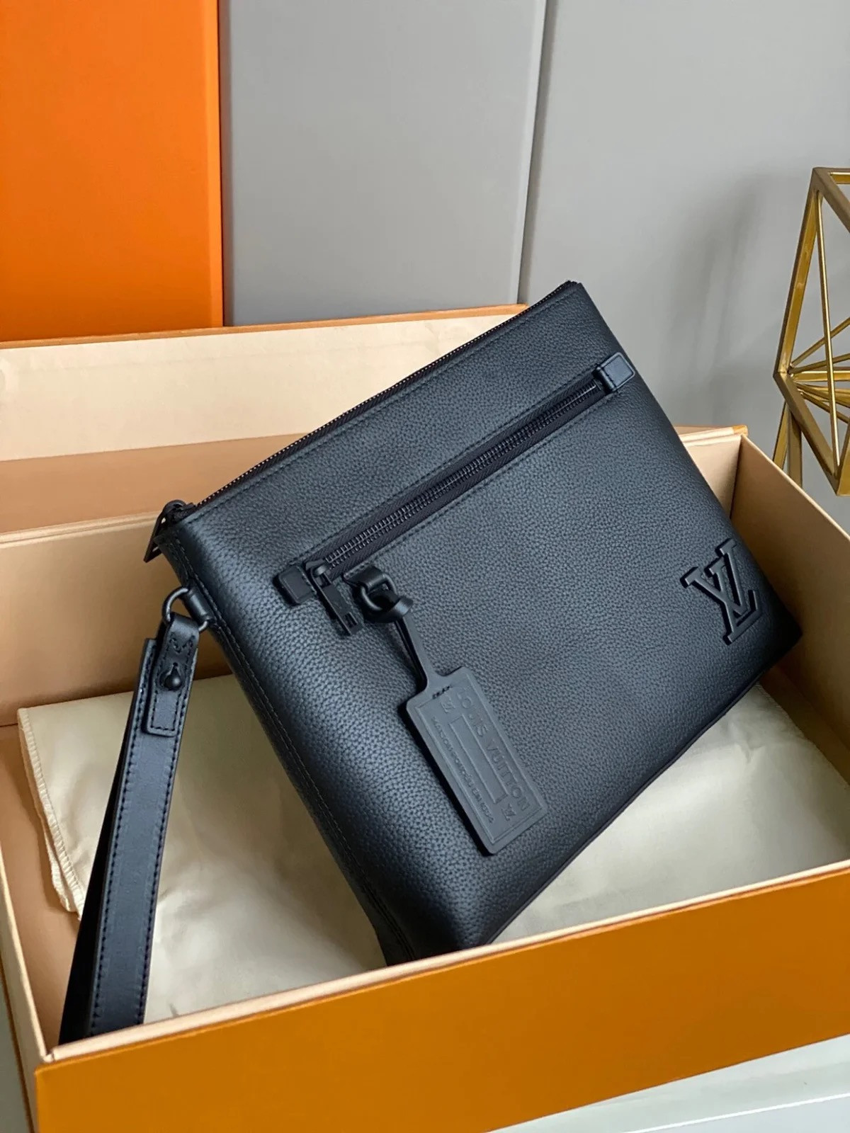 LV IPAD M69837